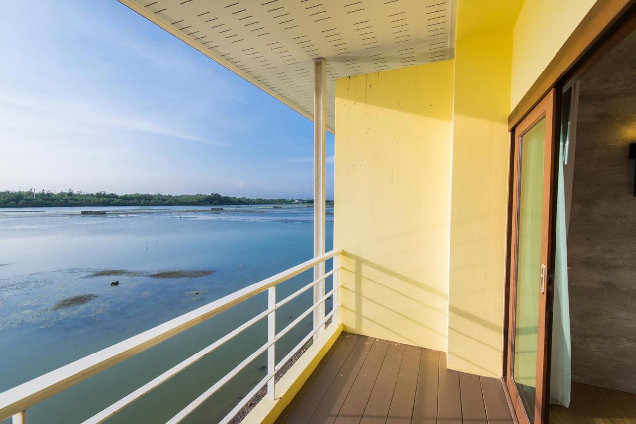 Baan Talay See Cream Resort Samut Songkhram Buitenkant foto