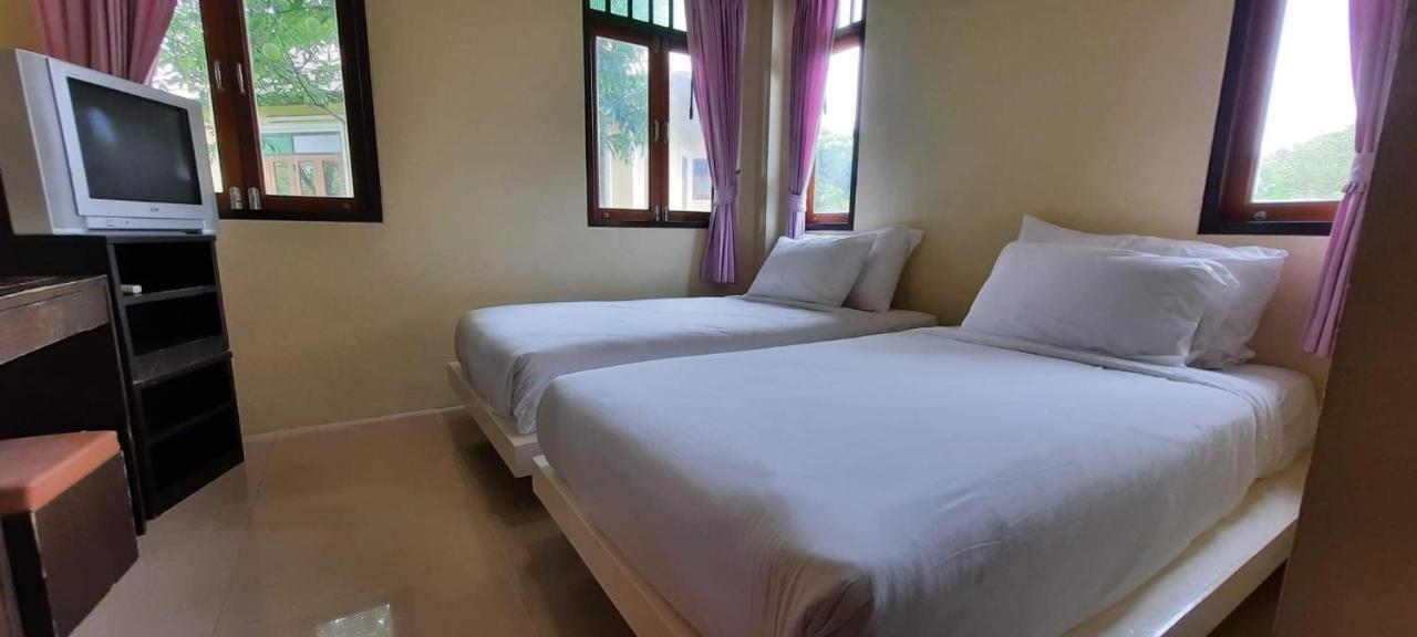 Baan Talay See Cream Resort Samut Songkhram Buitenkant foto