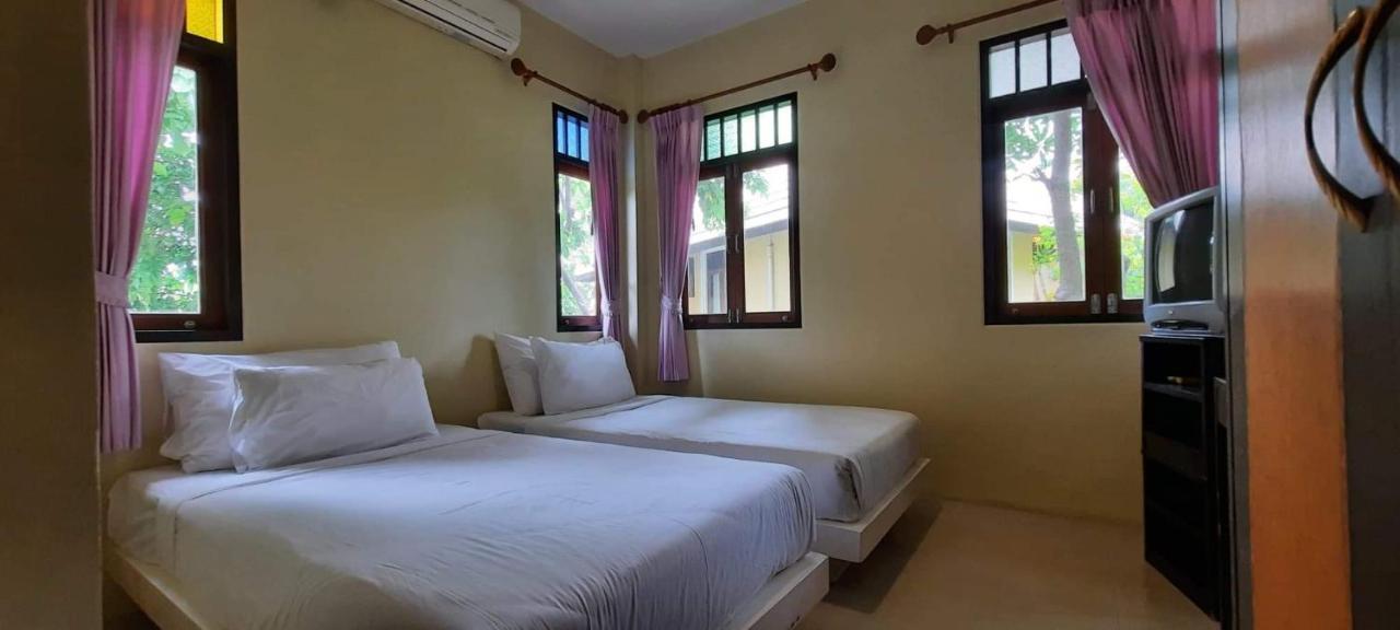 Baan Talay See Cream Resort Samut Songkhram Buitenkant foto
