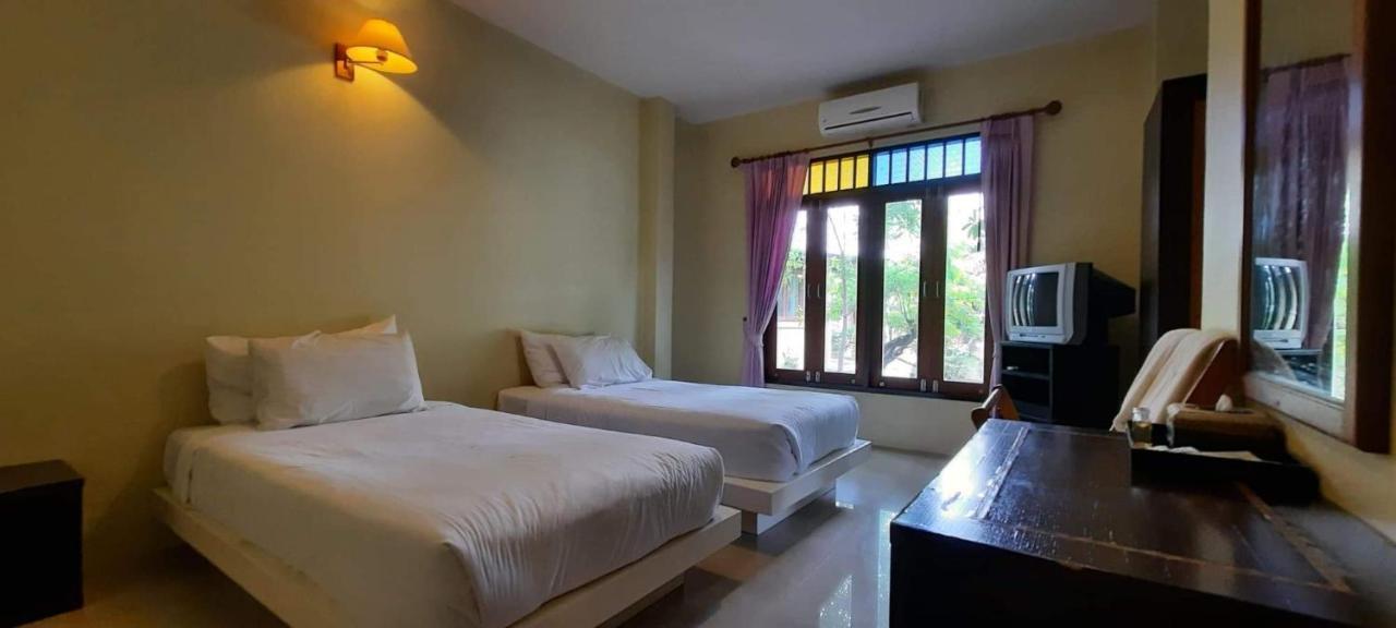 Baan Talay See Cream Resort Samut Songkhram Buitenkant foto