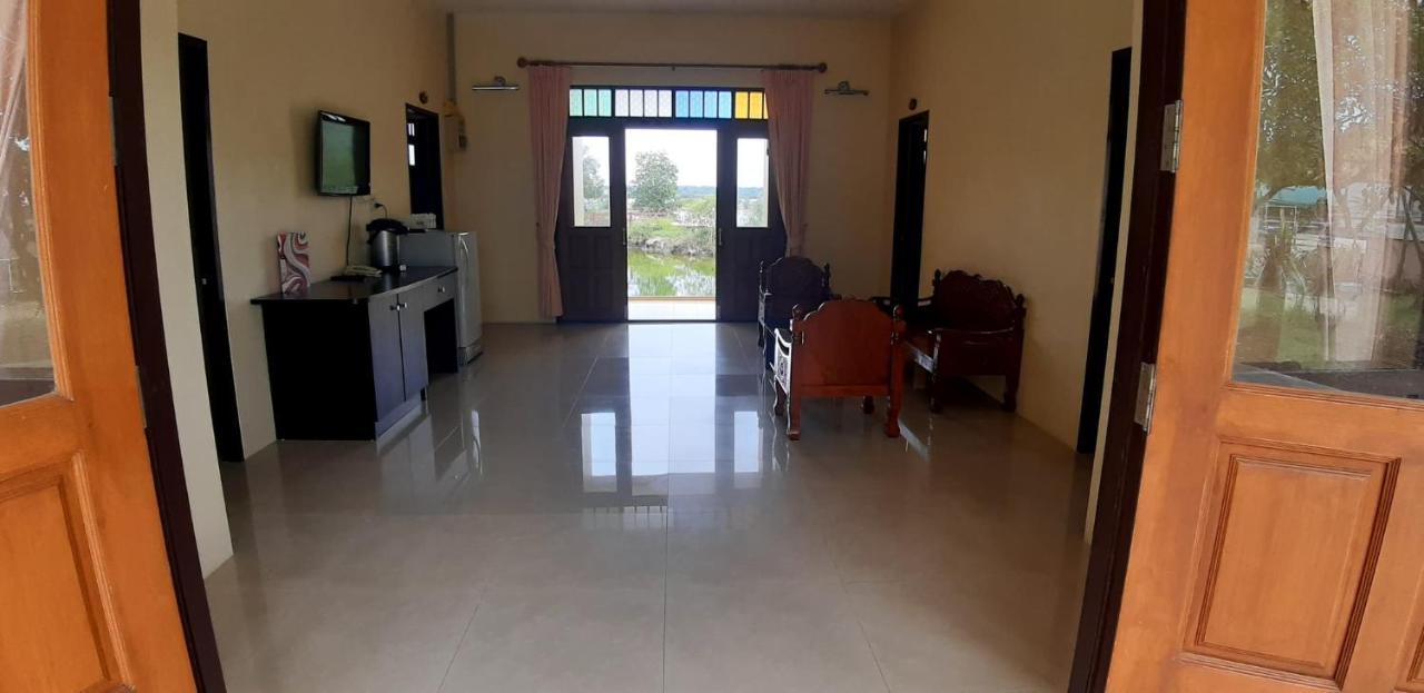 Baan Talay See Cream Resort Samut Songkhram Buitenkant foto