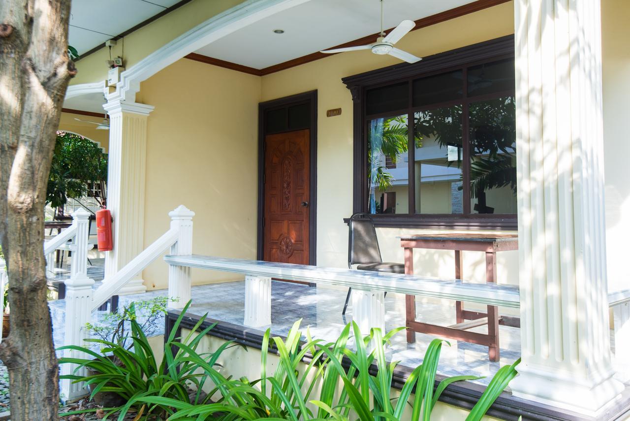 Baan Talay See Cream Resort Samut Songkhram Buitenkant foto