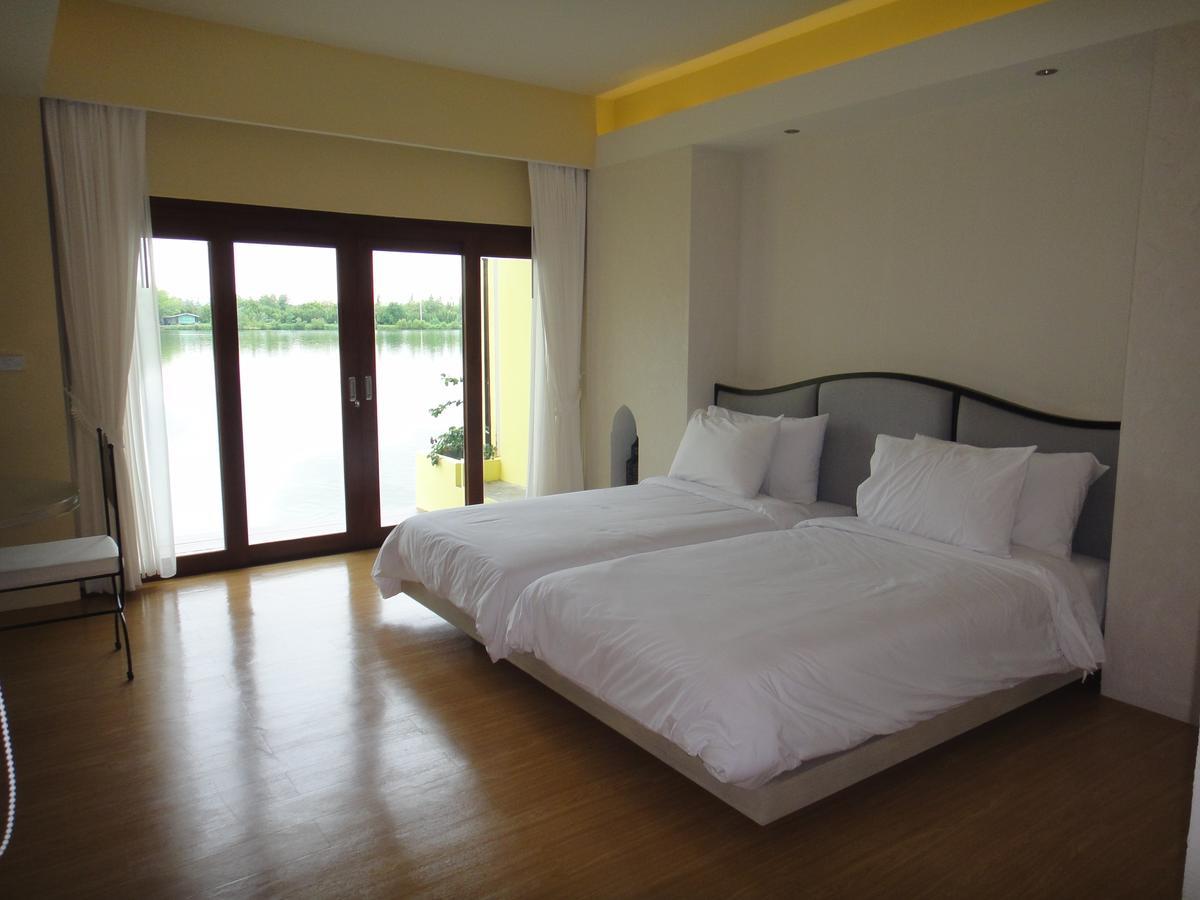 Baan Talay See Cream Resort Samut Songkhram Buitenkant foto