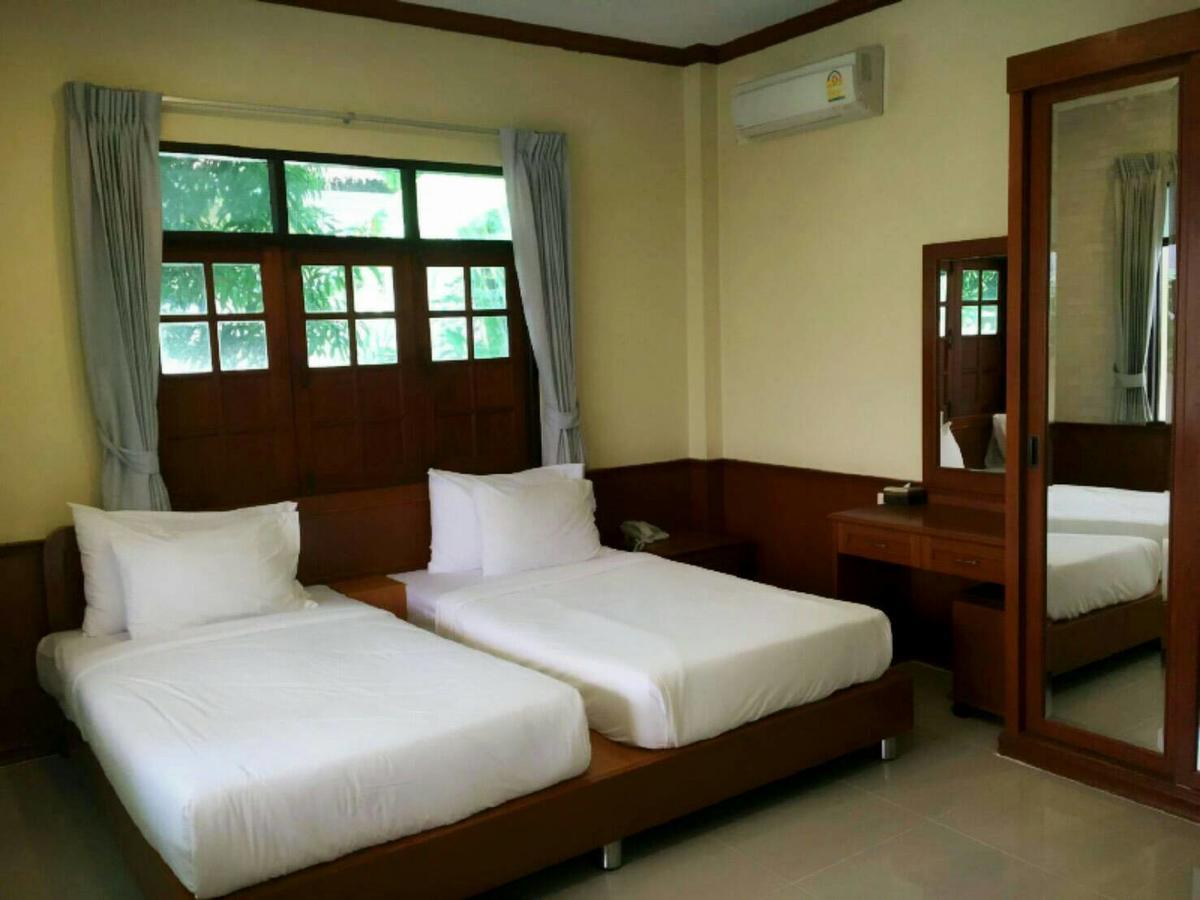 Baan Talay See Cream Resort Samut Songkhram Buitenkant foto
