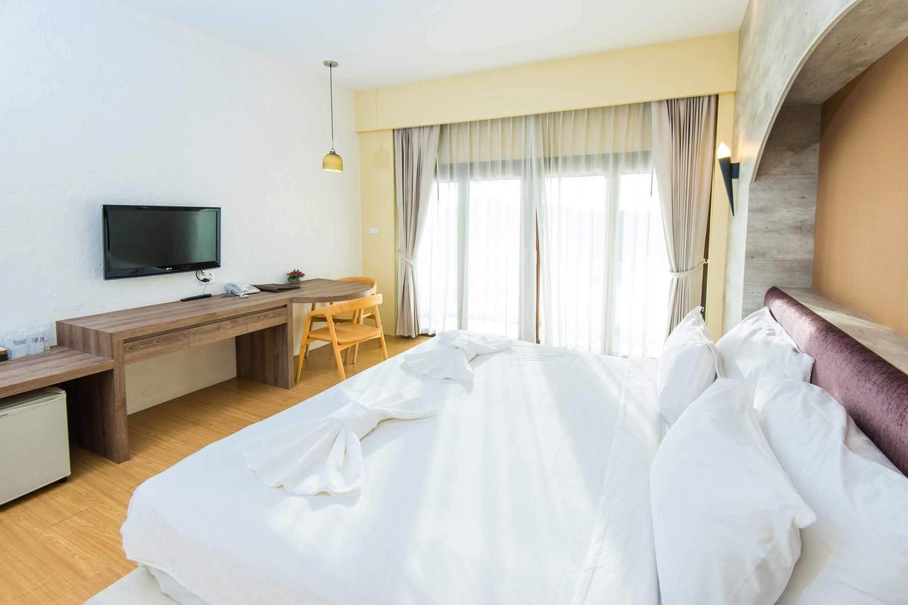 Baan Talay See Cream Resort Samut Songkhram Buitenkant foto