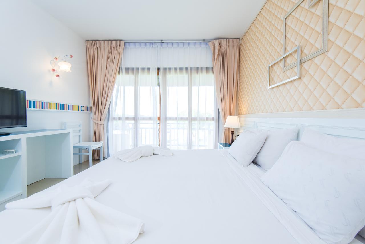 Baan Talay See Cream Resort Samut Songkhram Buitenkant foto