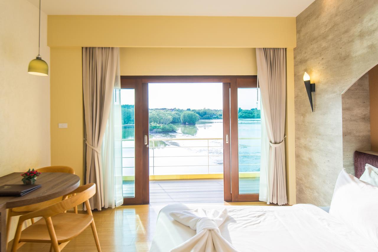 Baan Talay See Cream Resort Samut Songkhram Buitenkant foto