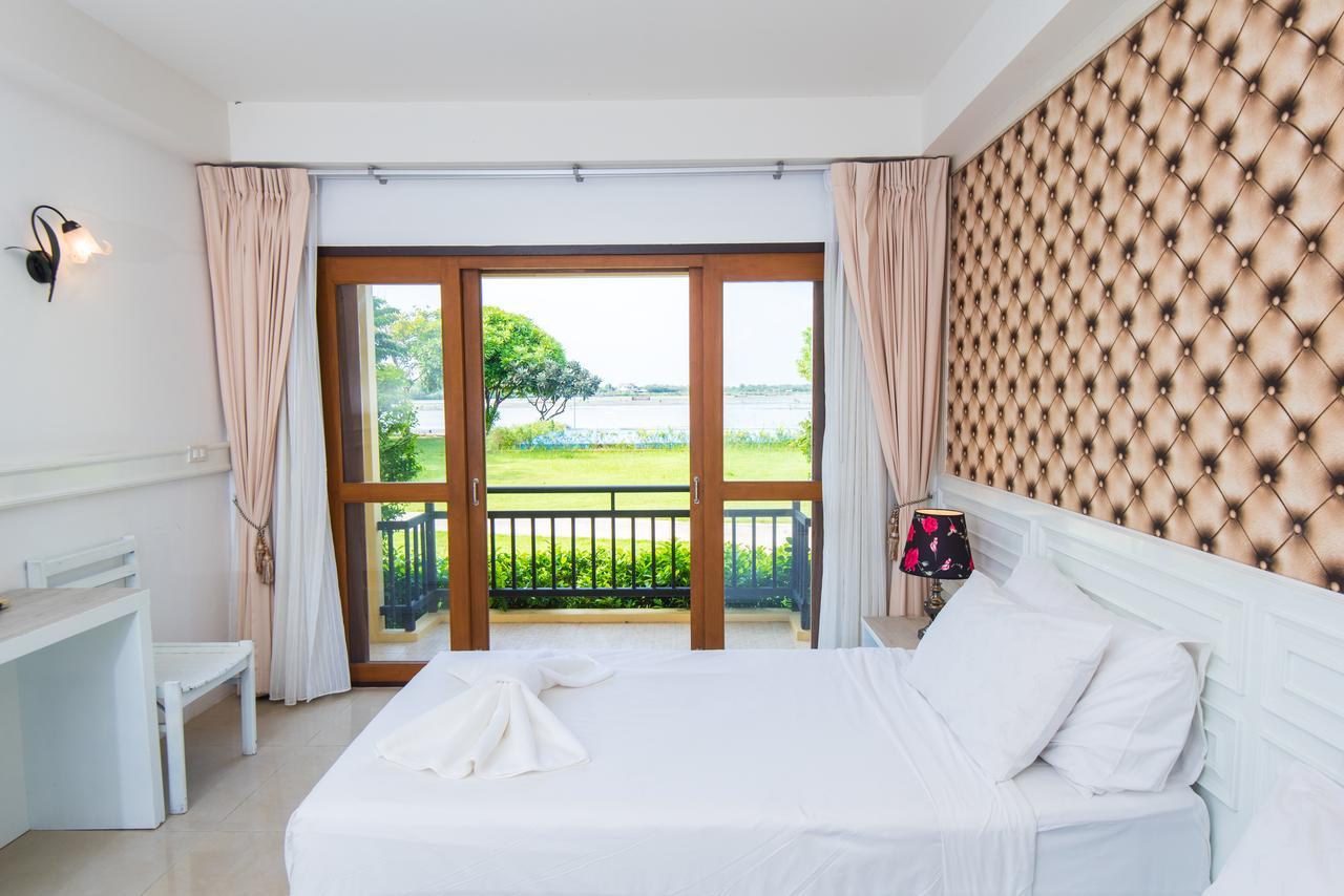 Baan Talay See Cream Resort Samut Songkhram Buitenkant foto