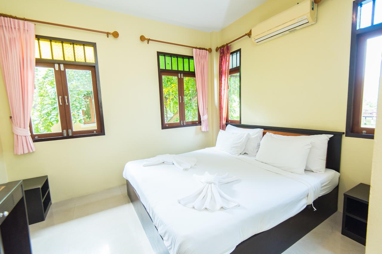 Baan Talay See Cream Resort Samut Songkhram Buitenkant foto