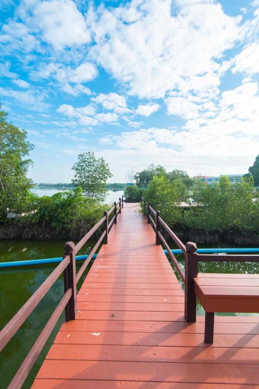 Baan Talay See Cream Resort Samut Songkhram Buitenkant foto