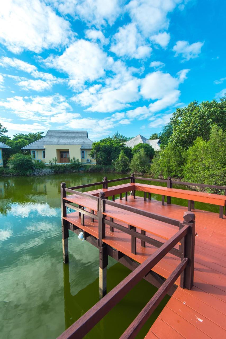 Baan Talay See Cream Resort Samut Songkhram Buitenkant foto
